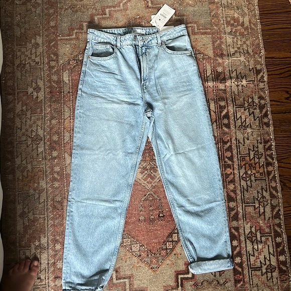 Bershka Denim - Bershka mom jean in bleached wash